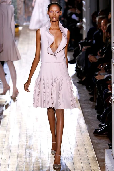 Look 18